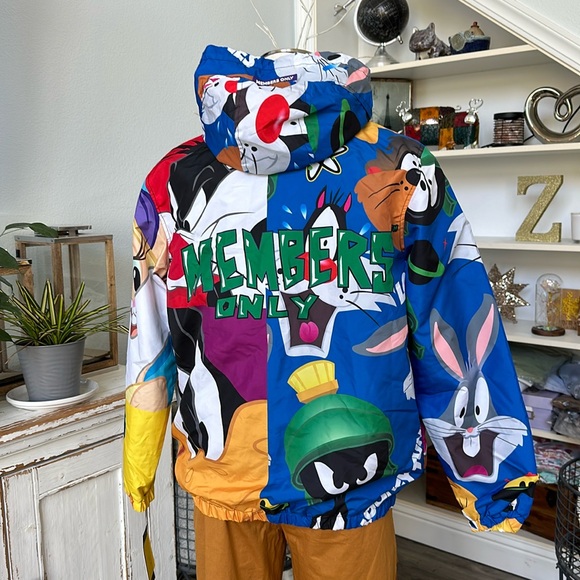 Members Only Looney Toons Windbreaker NWT - Picture 2 of 4